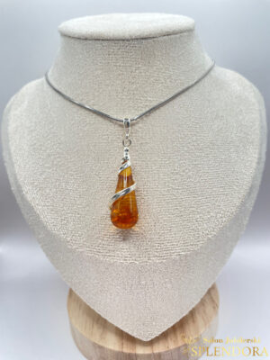 Zawieszka z bursztynem