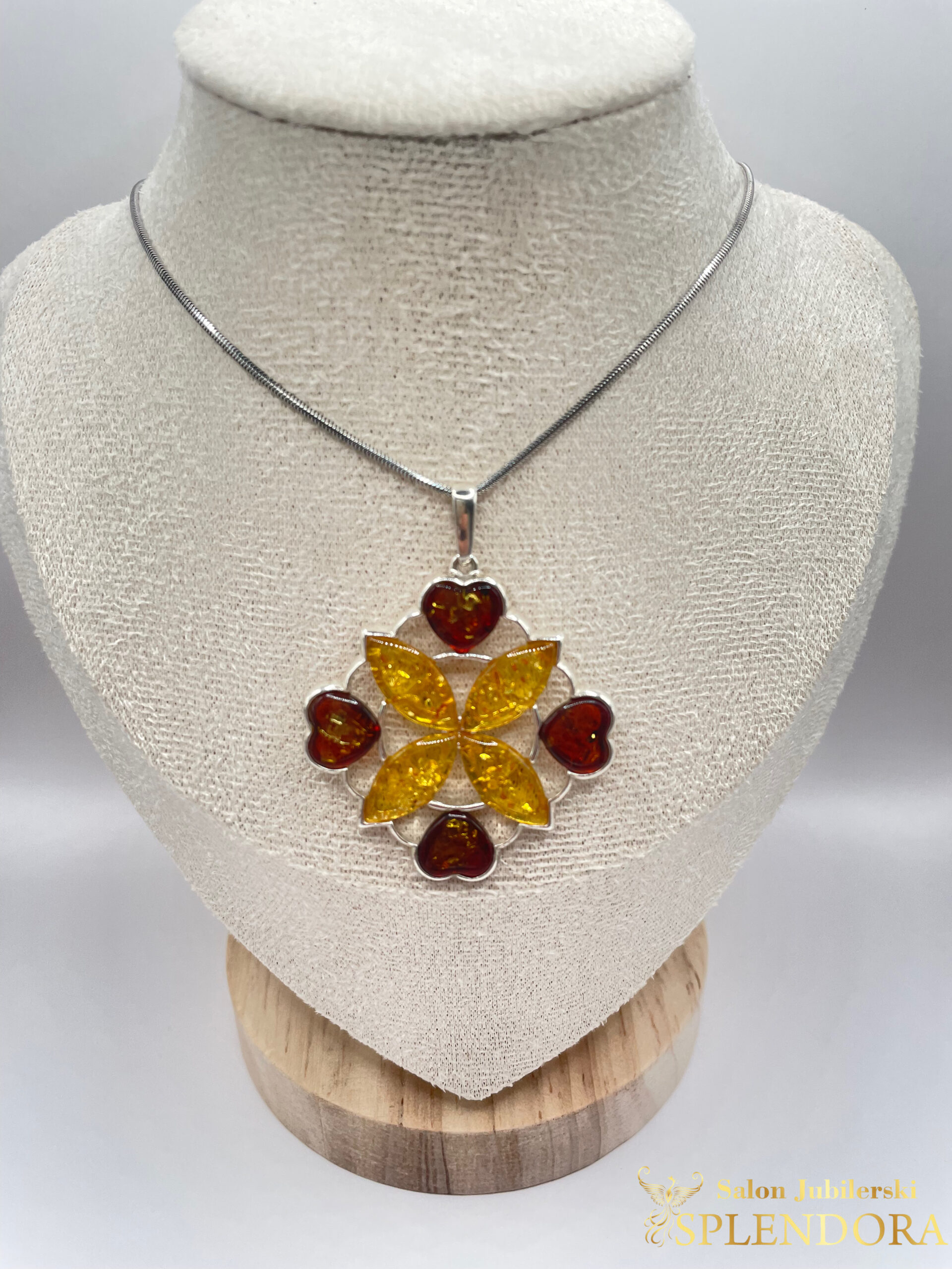 Zawieszka z bursztynem